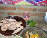 Foto langkah ke 1 dari resep Ayam Goreng Kremes.