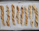 Hình bước làm 3 của món Bánh mì que bơ tỏi pate