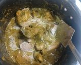 A picture of step 4 of Chicken Haryali.