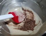 A picture of step 3 of Walnut marble cake.