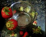 A picture of step 4 of Strawberry creamy milkshake.