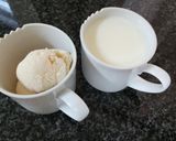 A picture of step 1 of Pan Thick Shake.