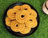 A picture of step 6 of Chakali.