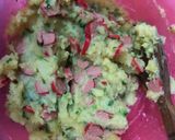 Foto langkah ke 3 dari resep Martabak kentang telur sosis.
