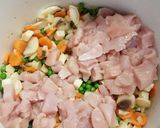 Tárkonyos csirkeraguleves recept fázis 3 fotója