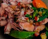 Foto langkah ke 3 dari resep Cumi asin cabe hijau.