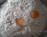 Foto langkah ke 2 dari resep Donat Tanpa Kentang Anti Gagal dan Empuk.