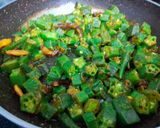 A picture of step 5 of Bhindi fry.