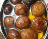 A picture of step 6 of Custard With Gulab jamun.
