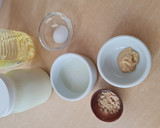 Foto del paso 1 de la receta: Salsa de yogur 🥛 Aderezo inspirado en yogurnesa