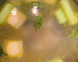 Foto del paso 2 de la receta: Caldo de pollo y verduras