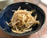 这样利用剩余食材，既配出了营养，又搭出了美味 ——- 韩式泡菜酱淋 火鸡丝· 芦笋片· 豆腐的食譜步驟2照片