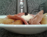 Foto del paso 4 de la receta: Crepes dulces con tinta de remolacha, y manzanas caramelizadas con azúcar y limón!
