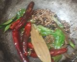 அரைத்து வைத்த சிக்கன் குழம்பு ரெசிபி ஸ்டேப் 2 புகைப்படம்