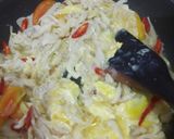 Foto langkah ke 5 dari resep Tumis Jamur Tiram Orak Arik Telur.