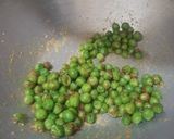 A picture of step 2 of Maggi Bhel.