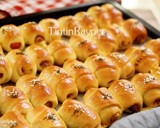 Foto langkah ke 9 dari resep Roti Unyil Sosis Keju Favorit Keluarga ( Mini Sausage roll bun) .