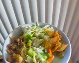 Foto langkah ke 4 dari resep Soto ayam santan bumbu instan.