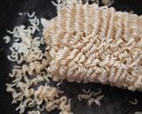 A picture of step 3 of Spicy Maggi Muffin Bhel.