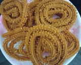 ચકરી (Chakri Recipe In Gujarati) રેસીપી સ્ટેપ3ફોટો