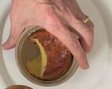 Foto del passaggio 6 della ricetta Cheesecake alle mele e yogurt greco