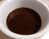 Foto del passaggio 1 della ricetta Dessert al cucchiaio con caffè, panna e pasta sfoglia