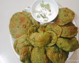 पालक पुरी रेसिपी (palak puri recipe in marathi) रेसिपी स्टेप 3 फोटो 