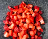 સ્ટ્રોબેરી ડેસર્ટ(Strawberry Dessert Recipe in Gujarati) રેસીપી સ્ટેપ1ફોટો