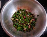 A picture of step 1 of Spring Onion Paratha.