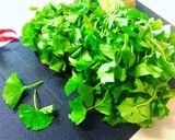 Hình bước làm 1 của món Sinh tố rau má nước dừa. 🌱