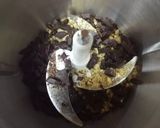 A picture of step 2 of Chocolate walnut cigar.