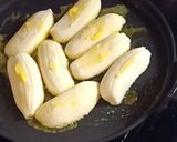 Foto langkah ke 1 dari resep Bolen Pisang Coklat Tanpa Pastry.