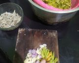 Foto langkah ke 2 dari resep Oseng Bunga Pepaya.