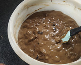 Foto del paso 2 de la receta: Budín de chocolate y cerezas sin azúcar y sin manteca
