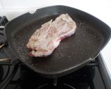 Foto del paso 6 de la receta Bistec de ternera plancha con ajos dorados