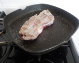 Foto del paso 6 de la receta: Bistec de ternera plancha con ajos dorados