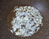 Foto langkah ke 3 dari resep Tumis jamur cabe gendot.