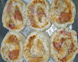 Foto langkah ke 5 dari resep Pizza Roll.