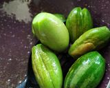 A picture of step 2 of Cottage cheese stuffed pointed gourd with gravy.
