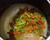 मिक्स व्हेजिटेबल पुलाव (Mix Vegetable Pulao Recipe In Marathi) रेसिपी स्टेप 3 फोटो 
