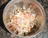 A picture of step 3 of Leftover chapati bhel.