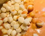 A picture of step 3 of Quick Bay Scallops with Spaghetti.