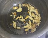 A picture of step 2 of Chicken Thukpa.