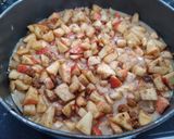A picture of step 3 of Apple crumble cake.