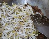 Foto langkah ke 3 dari resep Kapsim tumis taoge bumbu lada hitam.