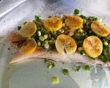 Une image de l'étape 7 de Filets de merlu blanc aux cebettes, citron confit et épices.