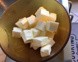 Une image de l'étape 1 de Pâte brisée à l œuf et zeste de citron caviar.