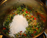 A picture of step 4 of Leek and clam corn chowder.
