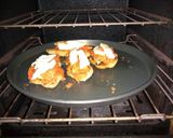 Foto del paso 4 de la receta: Milanesas napolitanas de bondiola de cerdo