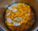 Foto langkah ke 1 dari resep Bubur Ayam Labu Kuning.